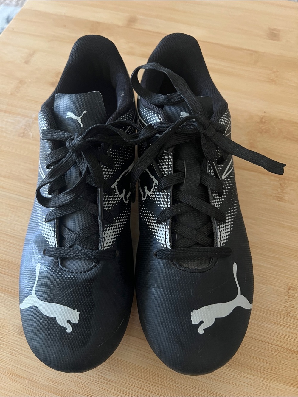 Puma Black kids size 4 cleats